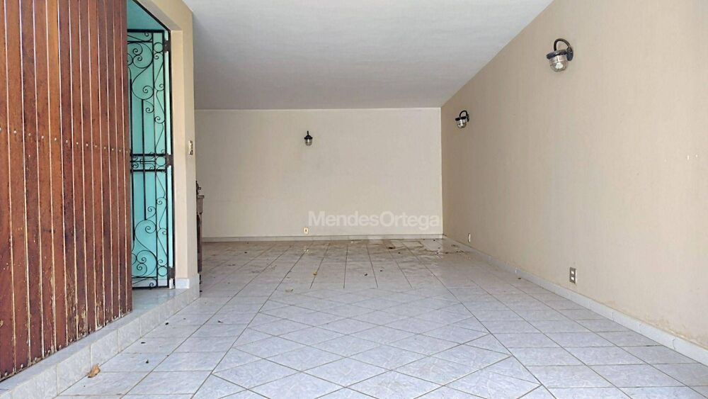 Casa, 3 quartos, 242 m² - Foto 1