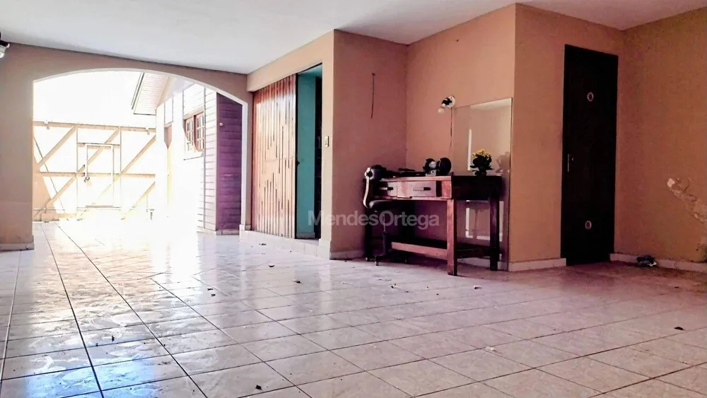 Casa, 3 quartos, 242 m² - Foto 3