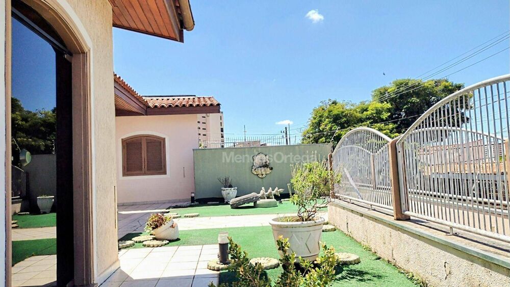 Casa, 3 quartos, 242 m² - Foto 3