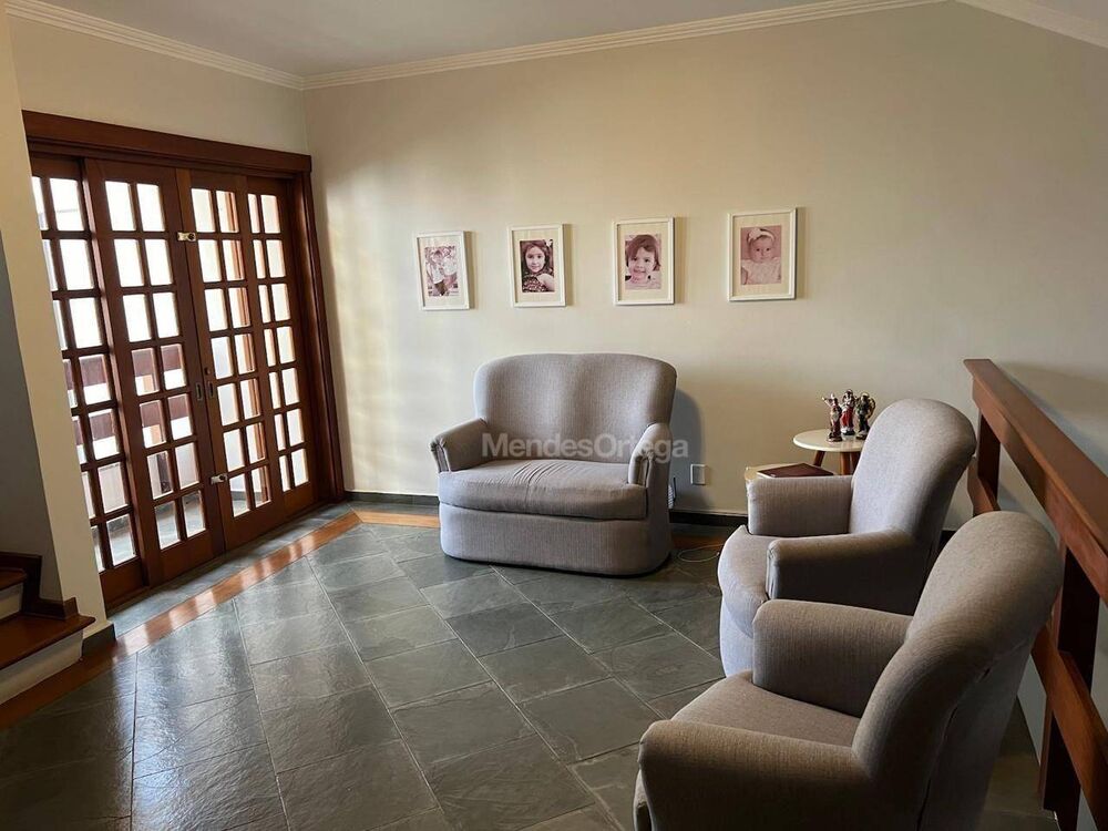Casa à venda com 3 quartos, 373m² - Foto 8