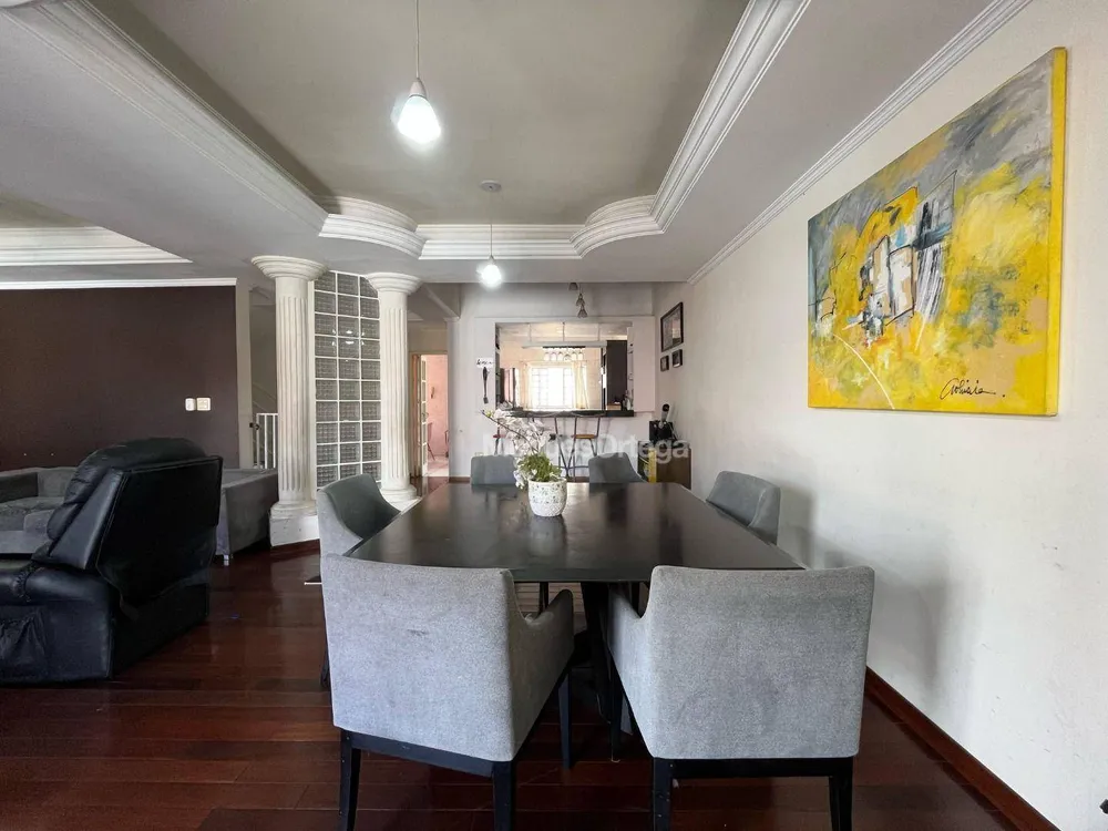 Casa, 3 quartos, 310 m² - Foto 2