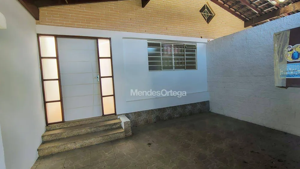Casa, 5 quartos, 230 m² - Foto 1