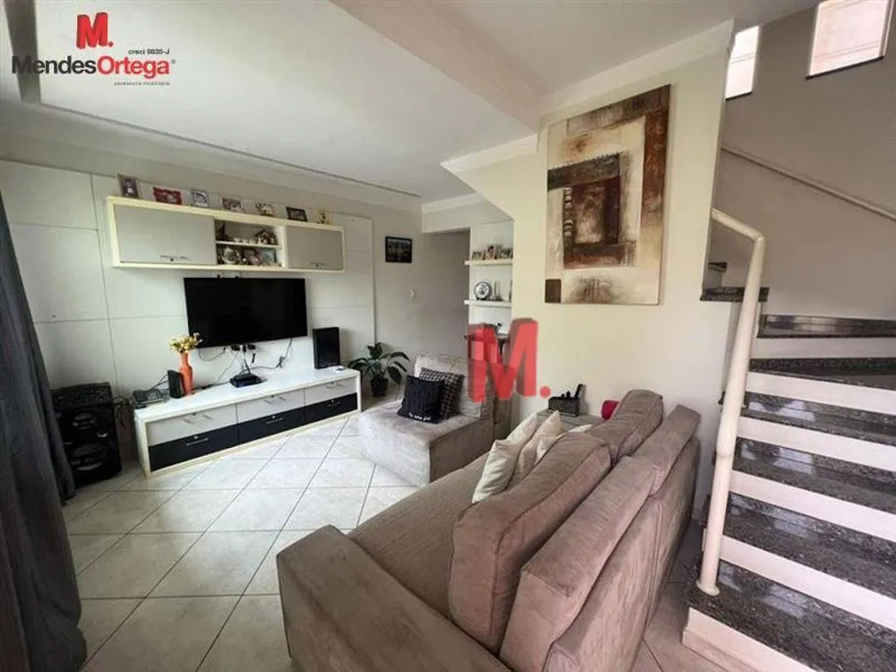 Casa, 3 quartos, 132 m² - Foto 2