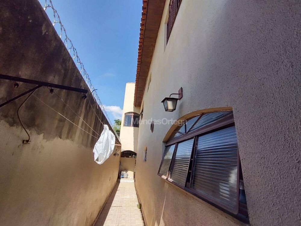 Casa, 3 quartos, 199 m² - Foto 1