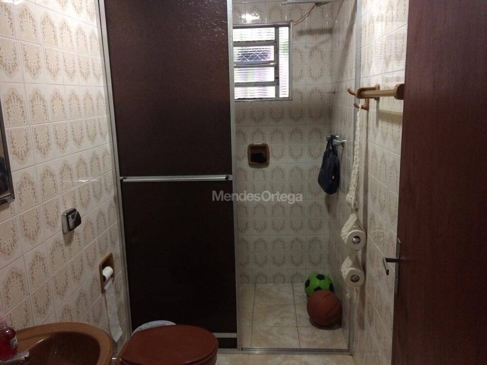 Casa à venda com 4 quartos, 209m² - Foto 1