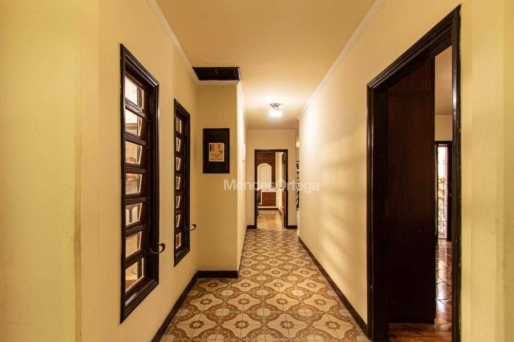 Casa para alugar com 3 quartos, 250m² - Foto 4