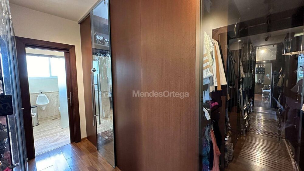 Casa de Condomínio à venda com 4 quartos, 946m² - Foto 3