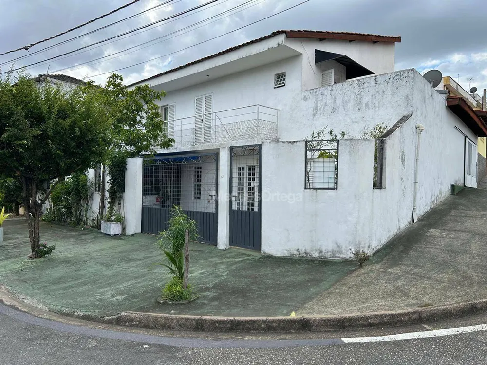 Casa, 3 quartos, 234 m² - Foto 1
