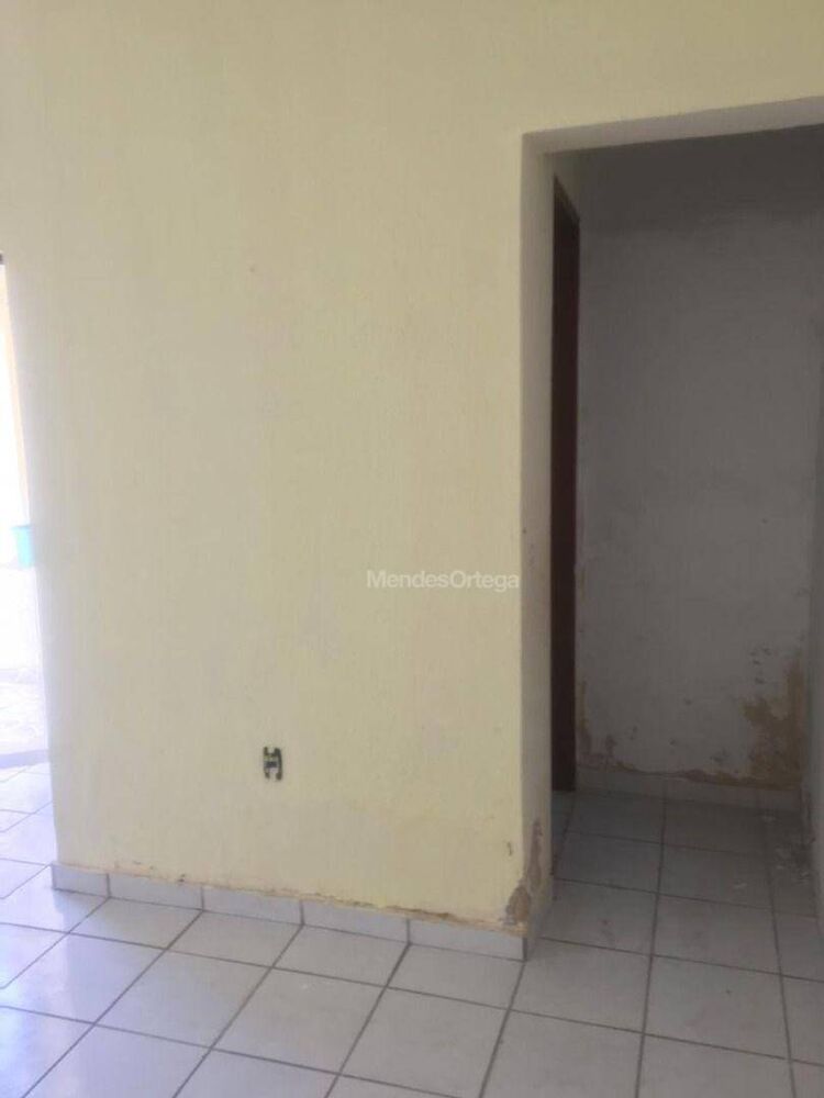 Casa à venda com 2 quartos, 216m² - Foto 3