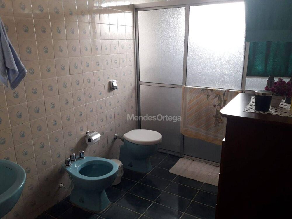 Casa à venda com 3 quartos, 240m² - Foto 4