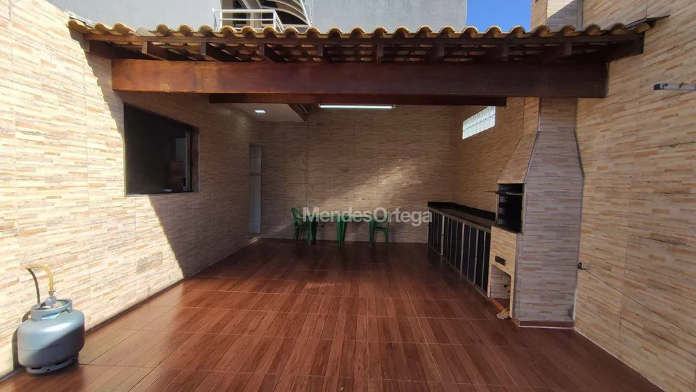 Casa, 3 quartos, 192 m² - Foto 2