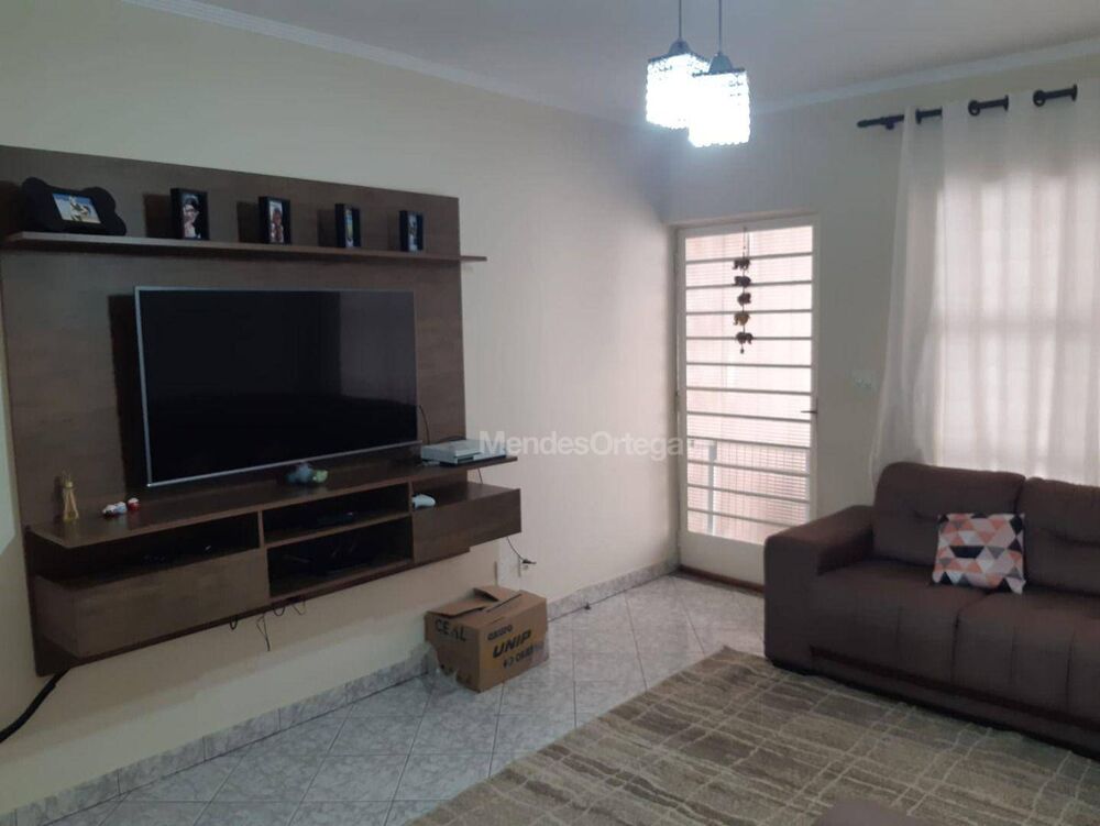 Casa à venda com 3 quartos, 155m² - Foto 1