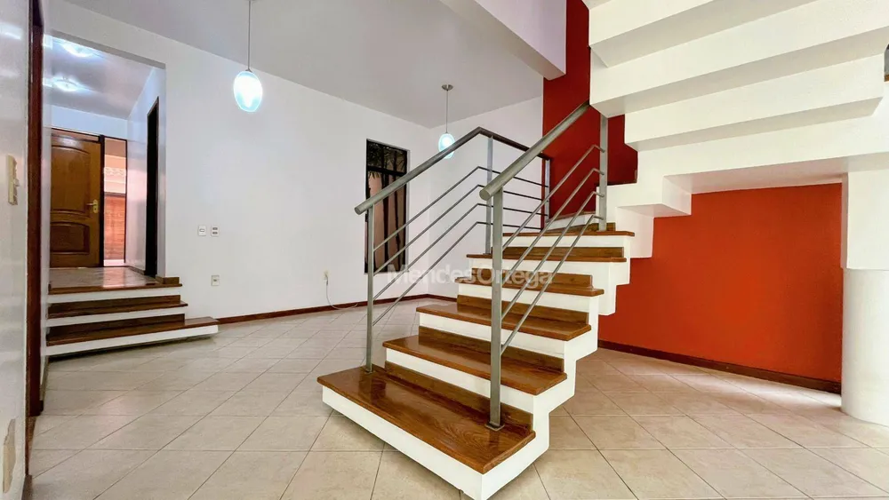 Casa, 3 quartos, 318 m² - Foto 3