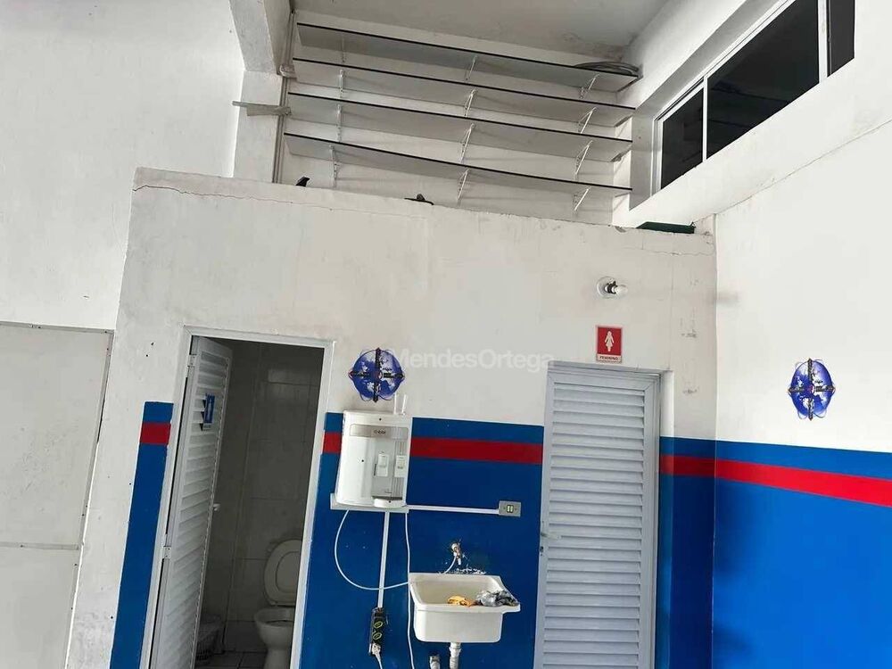 Depósito-Galpão-Armazém para alugar, 205m² - Foto 2