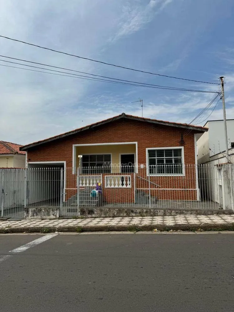 Casa, 3 quartos, 203 m² - Foto 1