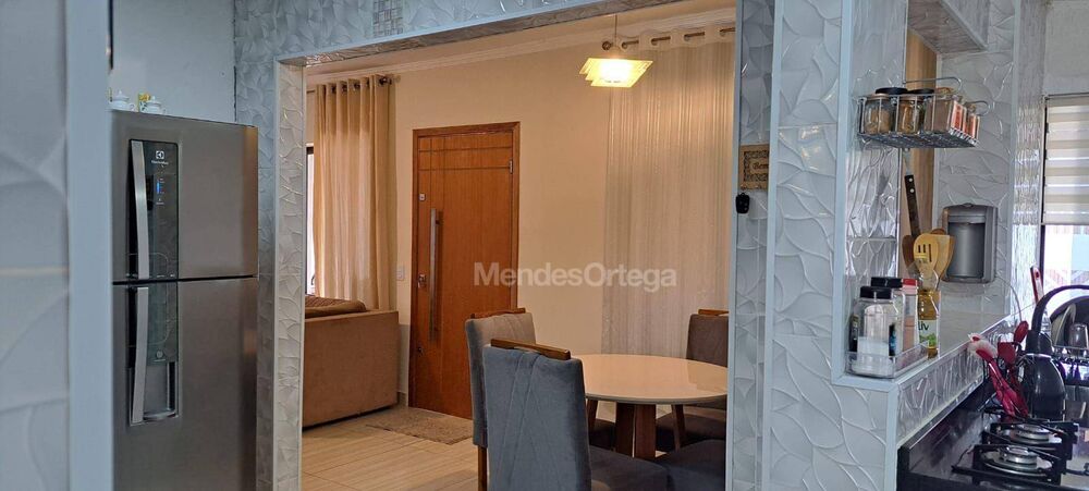 Casa à venda com 3 quartos, 193m² - Foto 3