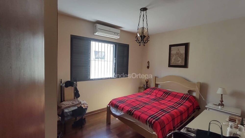 Casa, 3 quartos, 194 m² - Foto 1