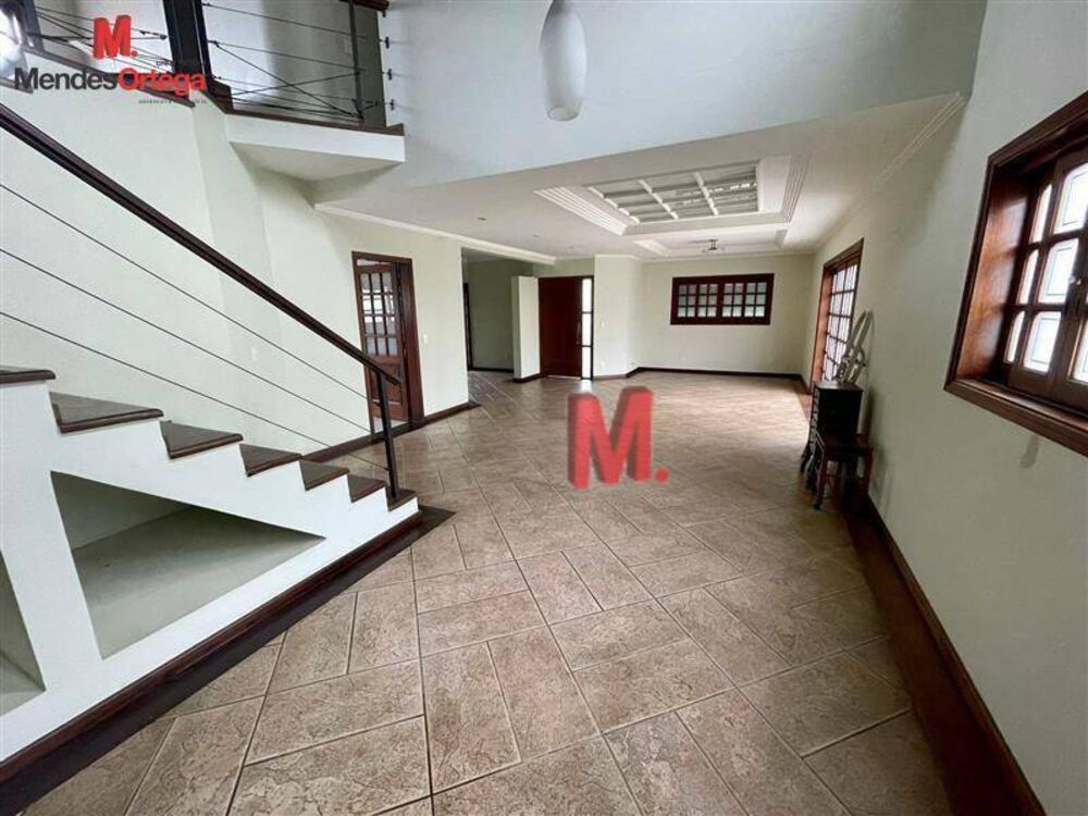 Casa para alugar com 3 quartos, 235m² - Foto 5