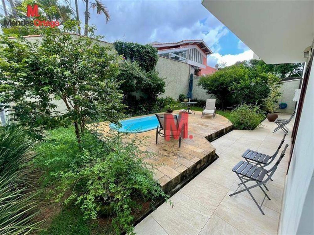 Casa para alugar com 3 quartos, 235m² - Foto 8