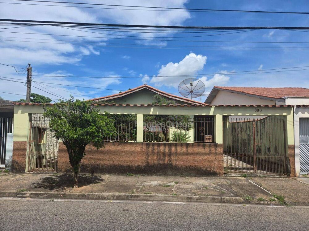 Casa à venda com 2 quartos, 144m² - Foto 1