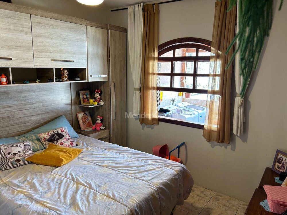 Casa, 3 quartos, 174 m² - Foto 1