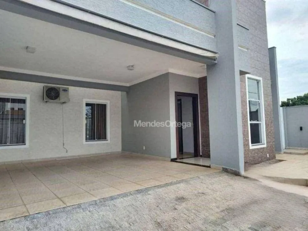 Casa, 3 quartos, 242 m² - Foto 1