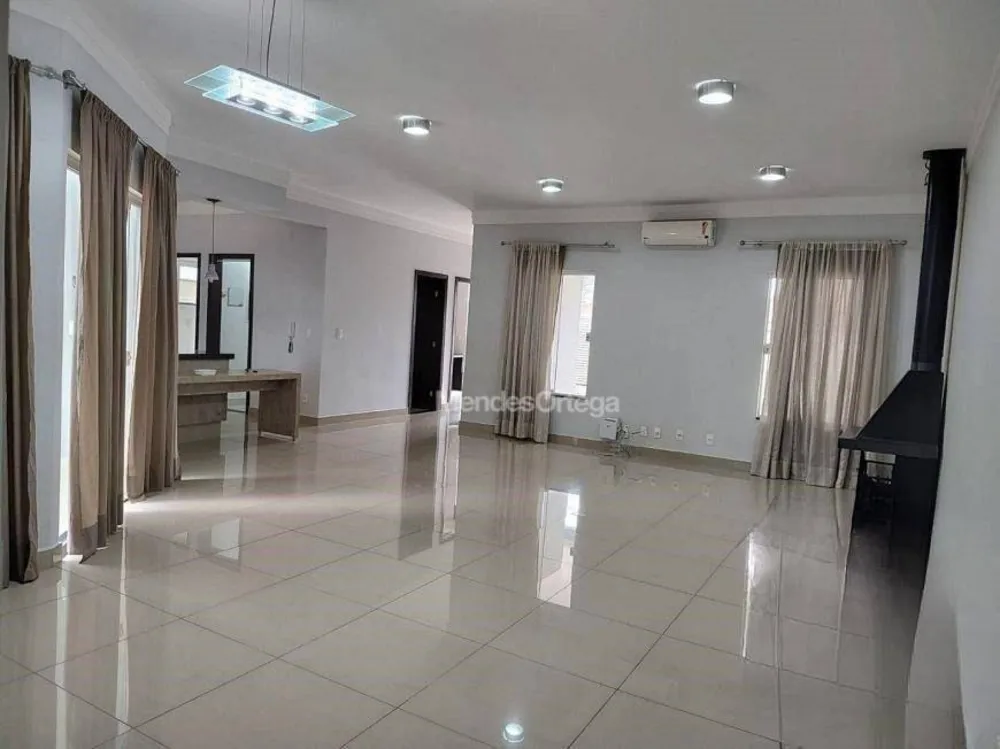 Casa, 3 quartos, 242 m² - Foto 5