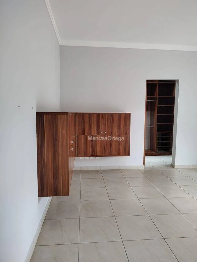 Casa, 3 quartos, 242 m² - Foto 3