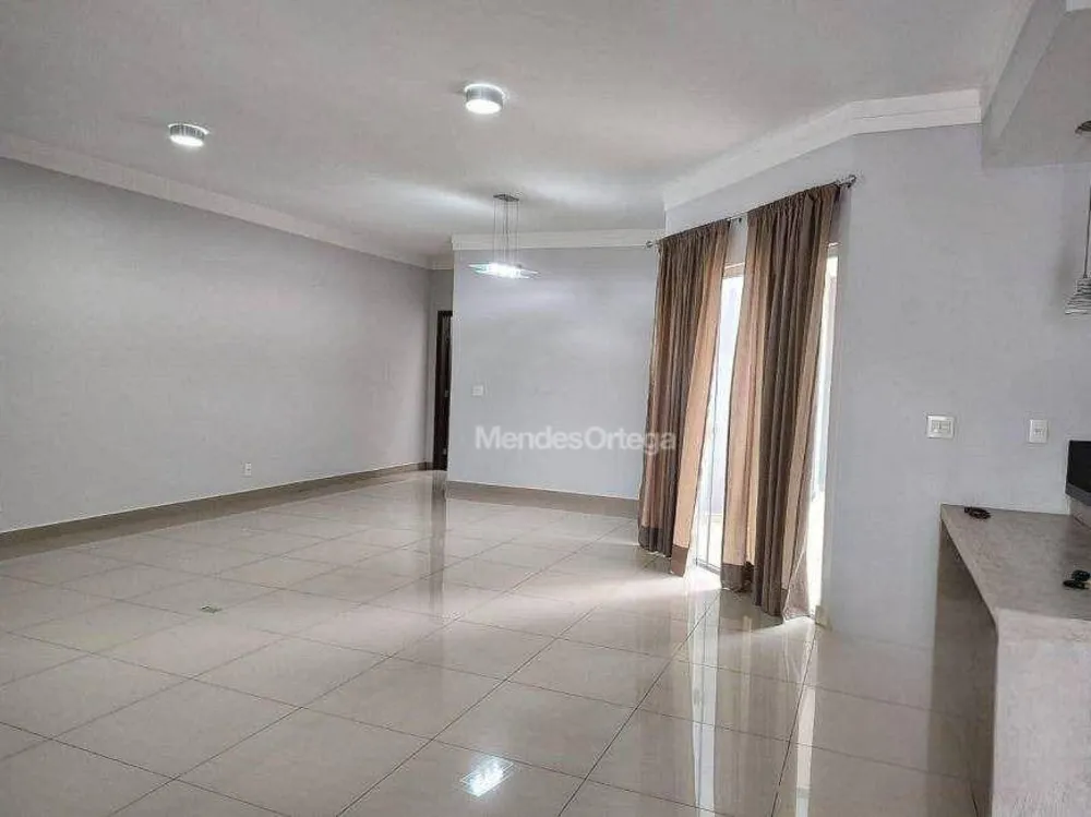 Casa, 3 quartos, 242 m² - Foto 2