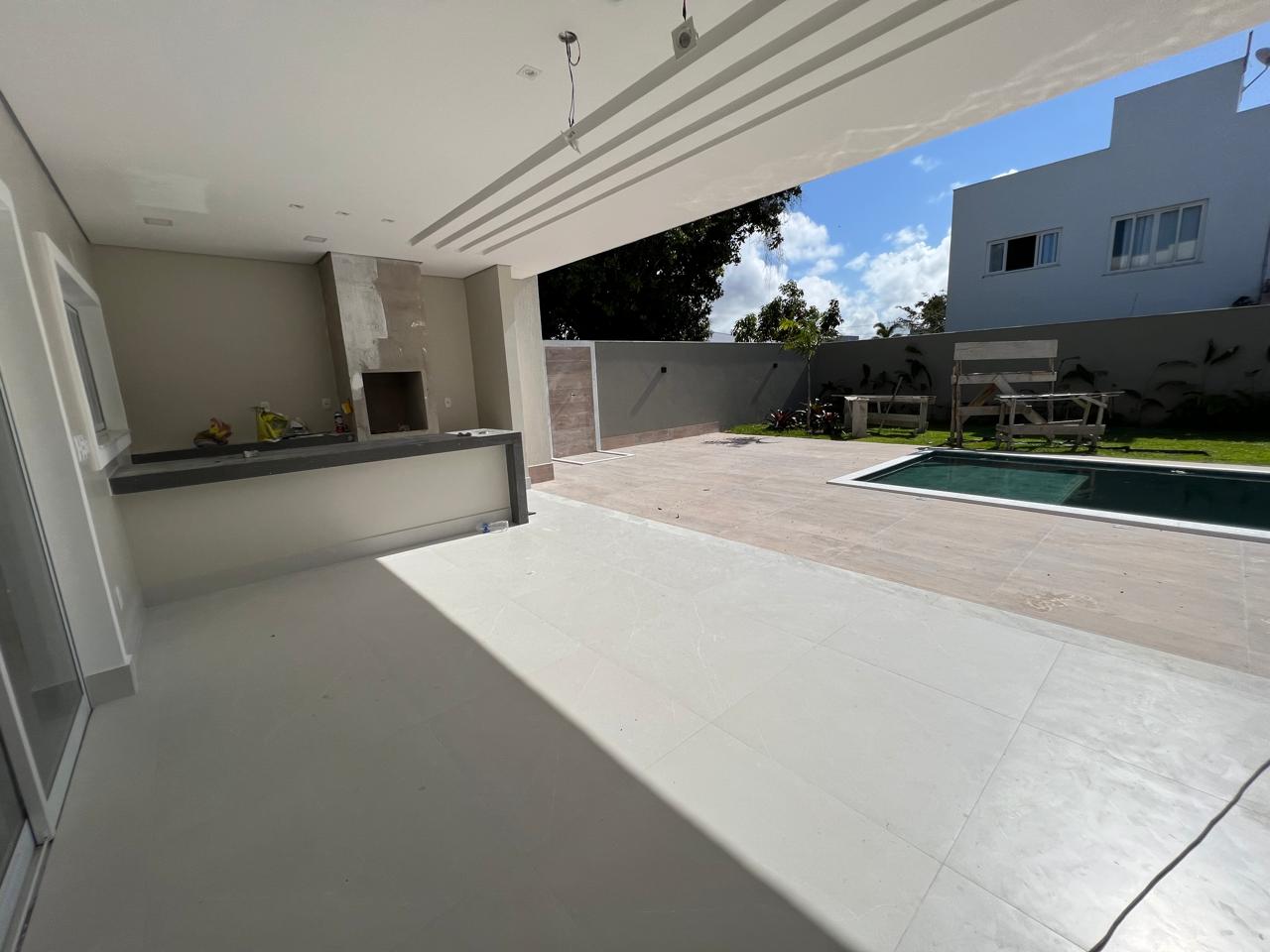 Casa de Condomínio à venda com 4 quartos, 290m² - Foto 1