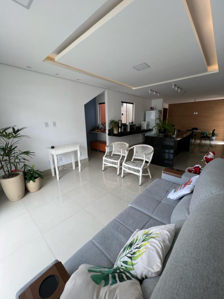 Apartamento à venda com 2 quartos, 70m² - Foto 2