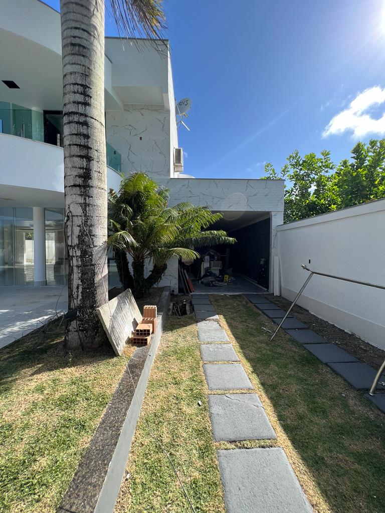 Casa de Condomínio à venda com 6 quartos, 300m² - Foto 16