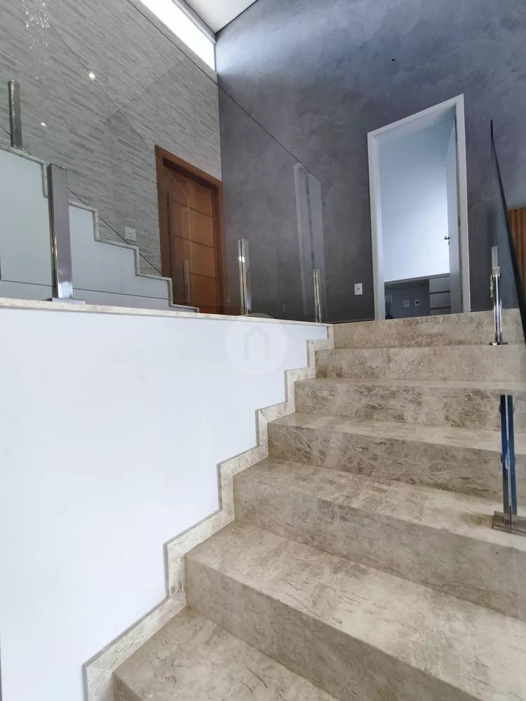 Casa à venda com 3 quartos, 221m² - Foto 4