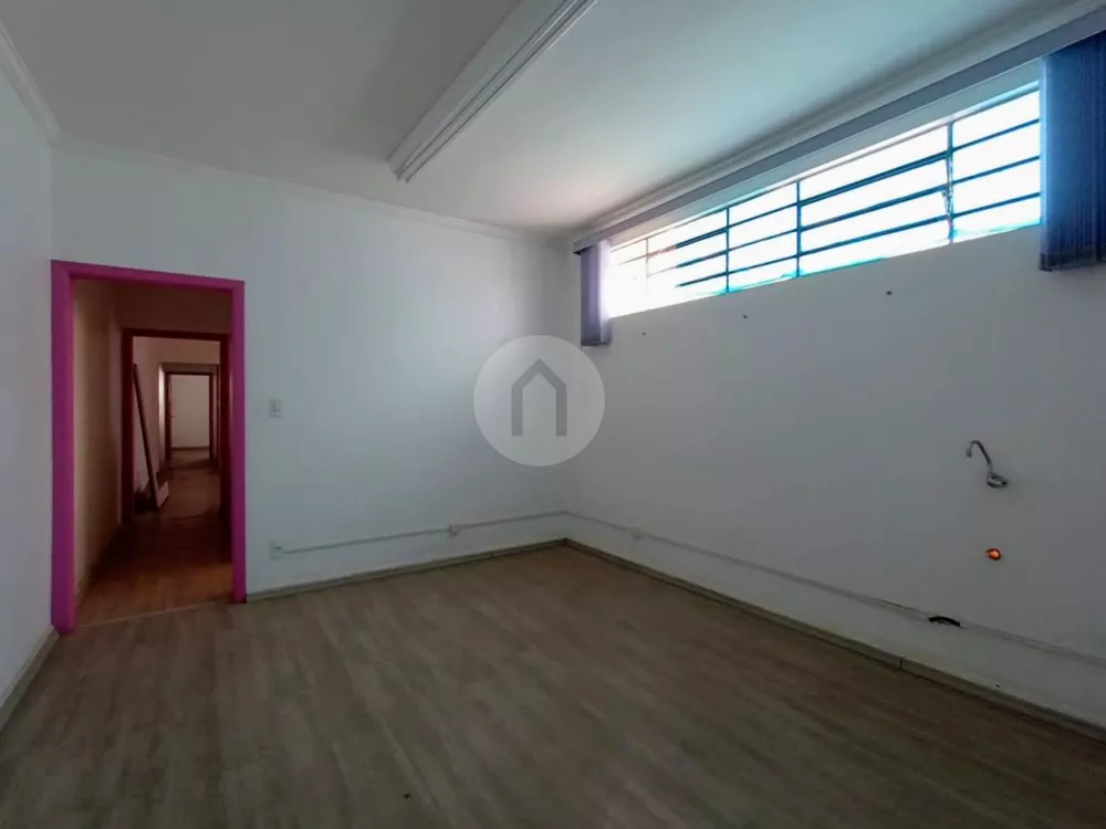 Casa à venda com 2 quartos, 135m² - Foto 4