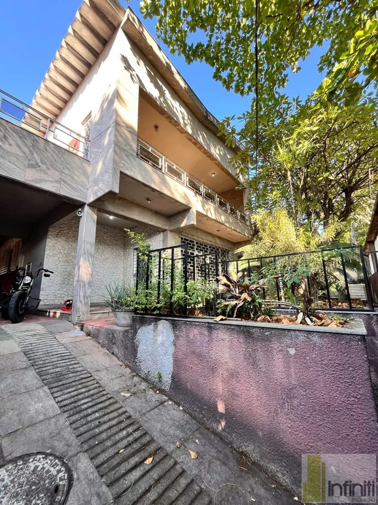 Casa, 3 quartos, 220 m² - Foto 1