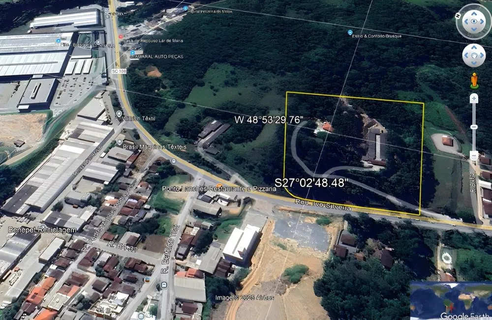 Casa, 4 quartos, 240 m² - Foto 1