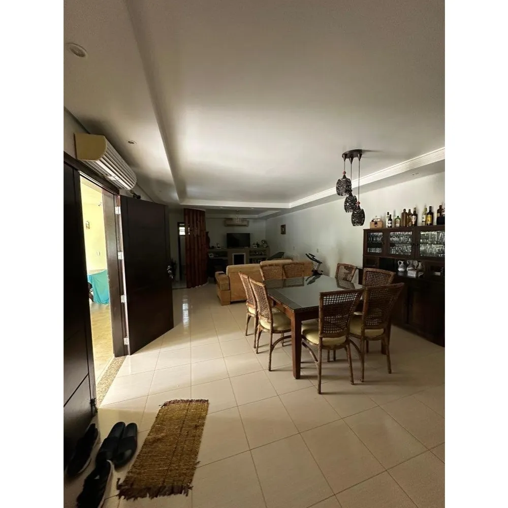 Casa, 4 quartos, 240 m² - Foto 1