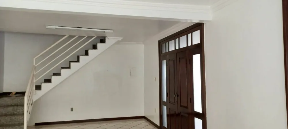 Casa, 4 quartos, 250 m² - Foto 2