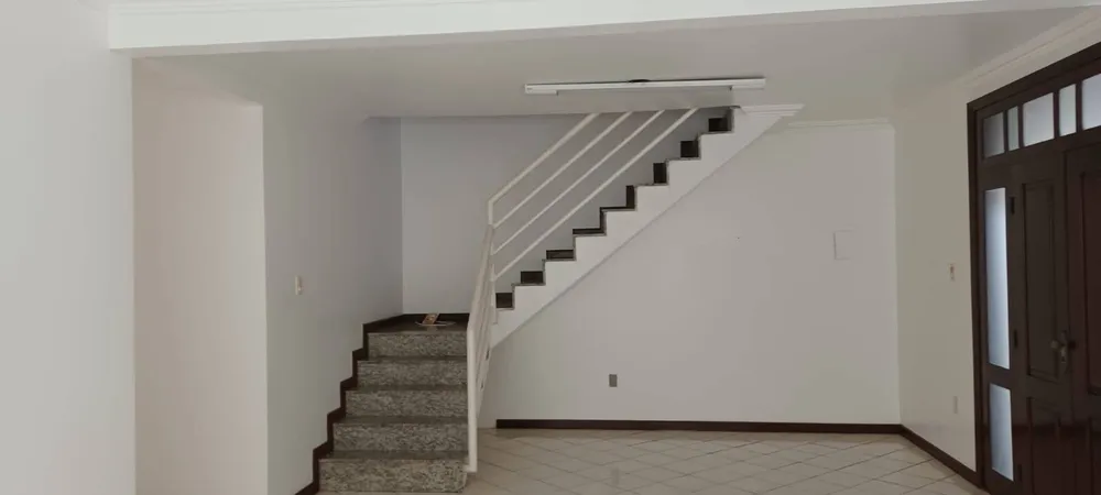 Casa, 4 quartos, 250 m² - Foto 3
