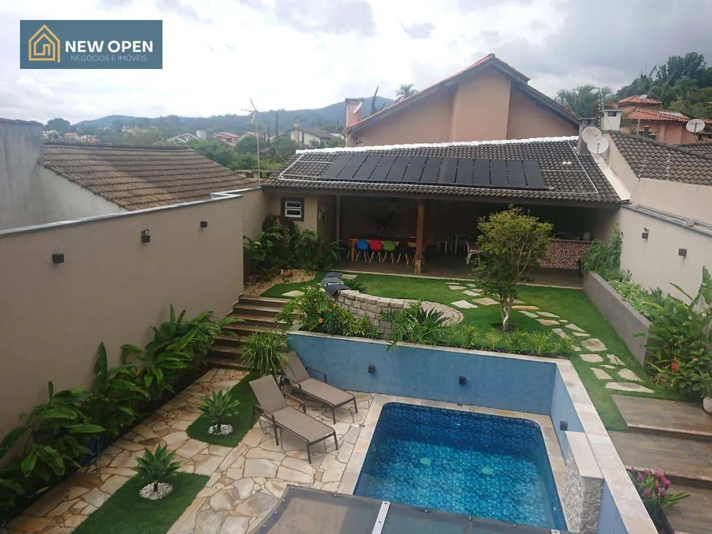 Casa, 3 quartos, 297 m² - Foto 1
