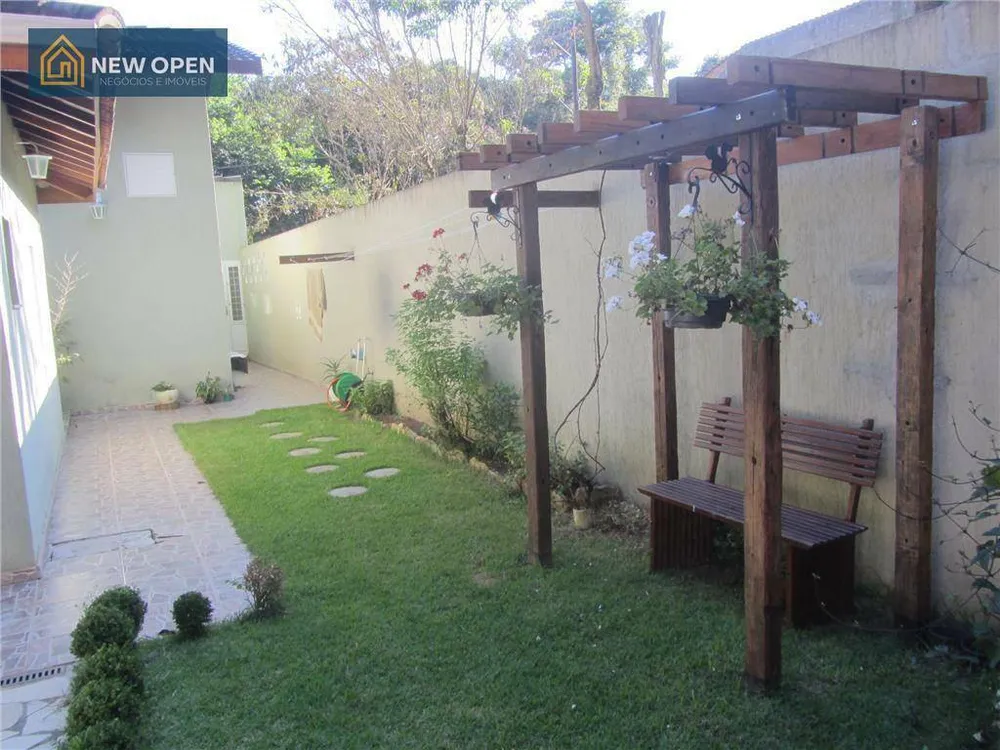 Casa, 3 quartos, 237 m² - Foto 2