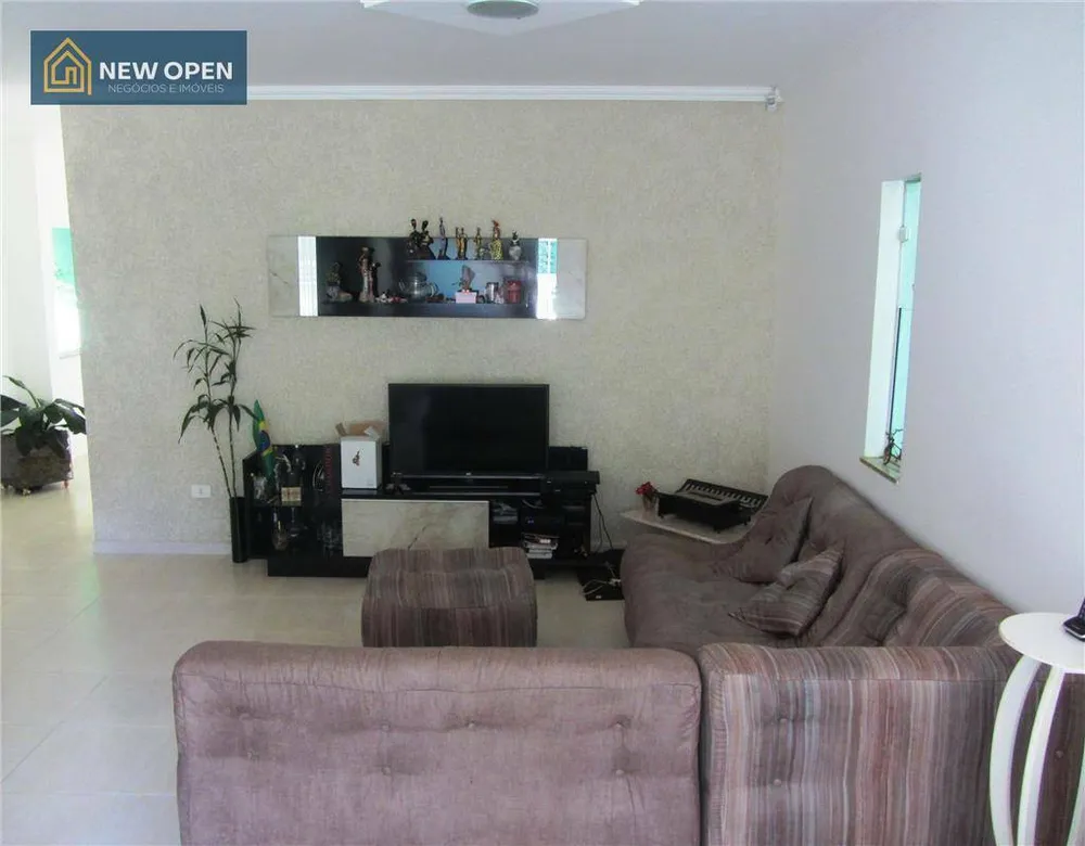 Casa, 3 quartos, 237 m² - Foto 4