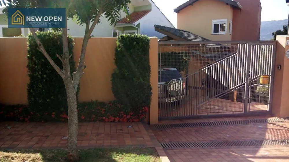 Casa, 3 quartos, 234 m² - Foto 1