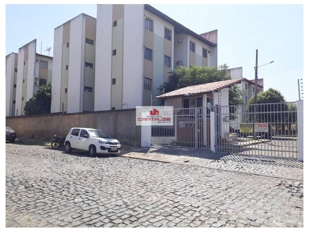 Apartamento à venda com 2 quartos, 42m² - Foto 2