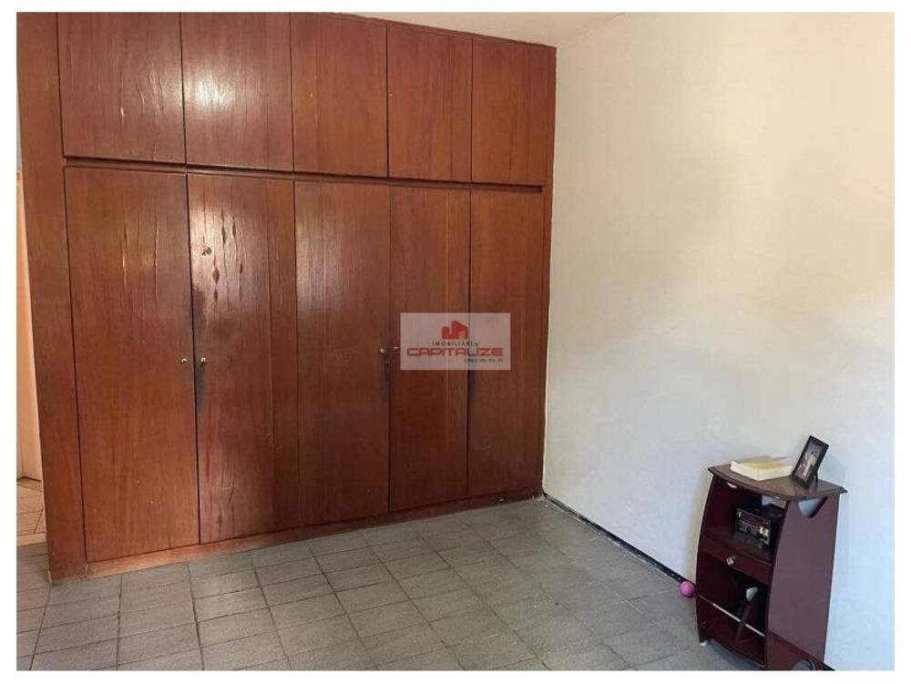 Casa à venda com 3 quartos, 780m² - Foto 2
