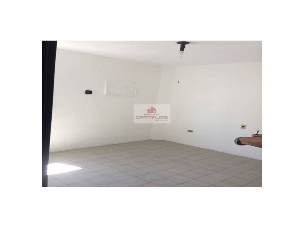 Casa à venda com 10 quartos, 500m² - Foto 1