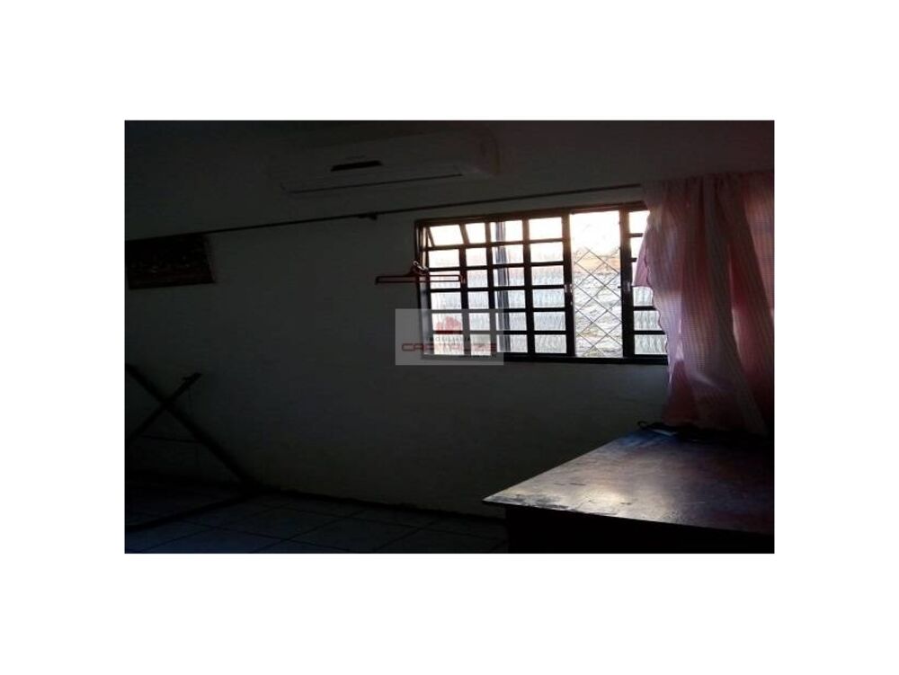 Casa à venda com 4 quartos, 300m² - Foto 4