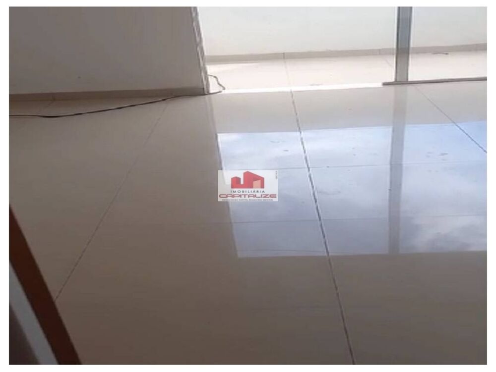 Casa à venda com 2 quartos, 130m² - Foto 3