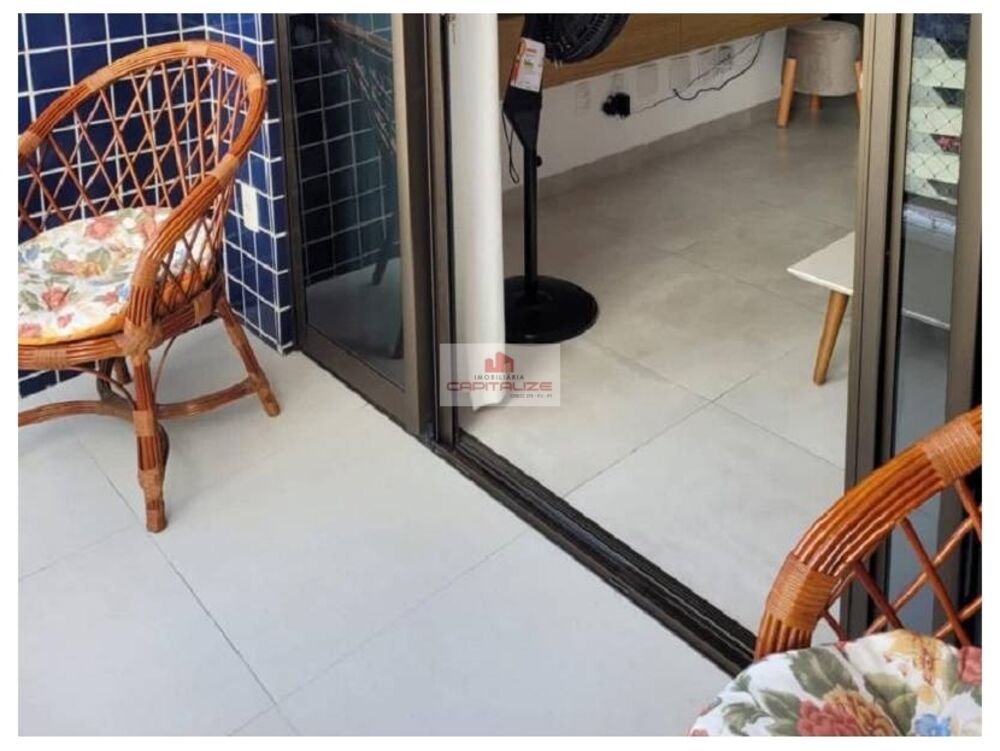 Apartamento à venda com 3 quartos, 104m² - Foto 2
