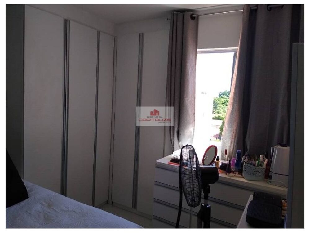 Apartamento à venda com 3 quartos, 77m² - Foto 4